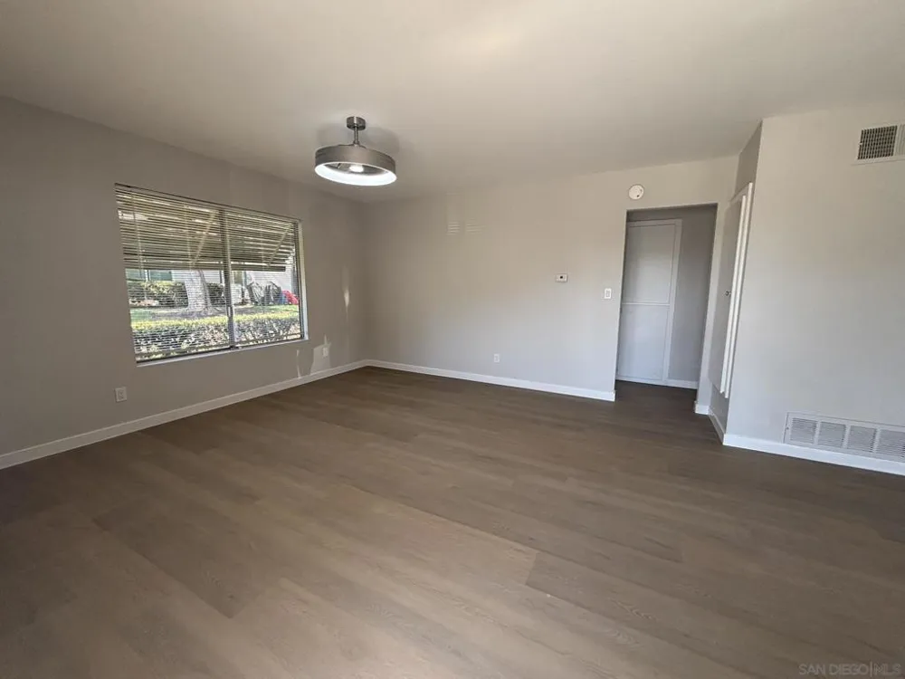 13942 Via Rimini San Diego, CA 92129