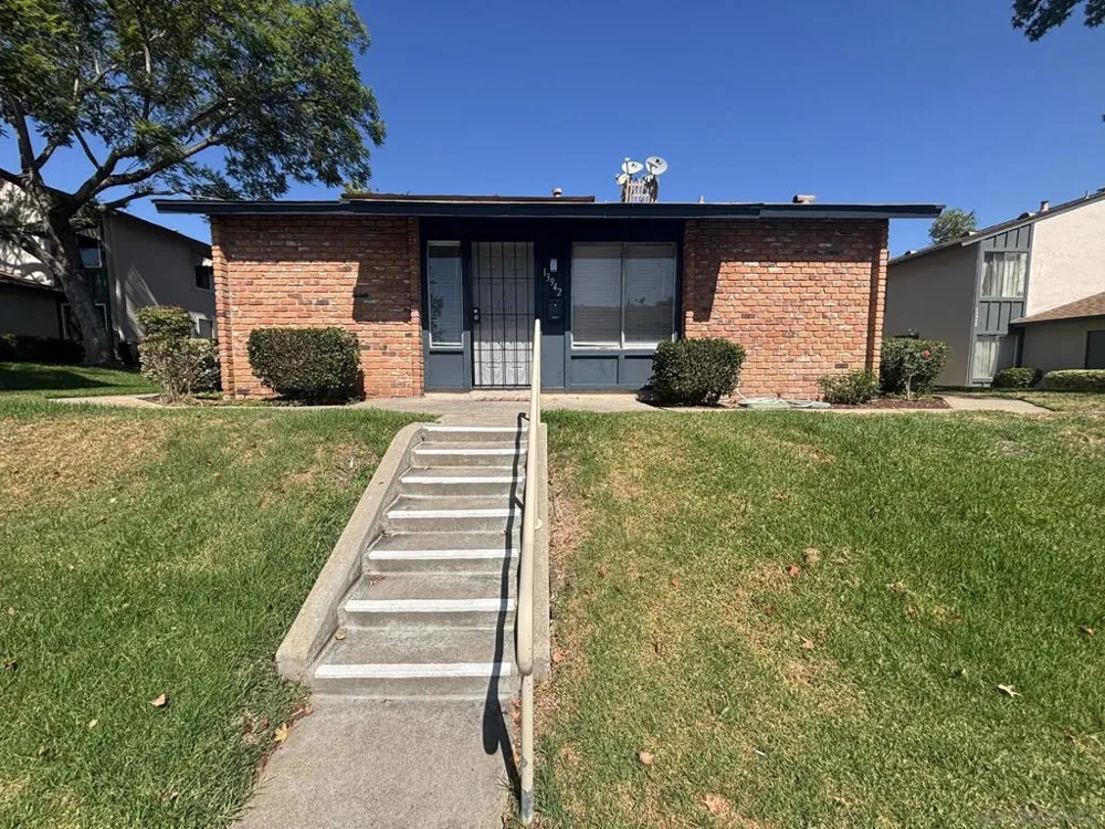 13942 Via Rimini San Diego, CA 92129