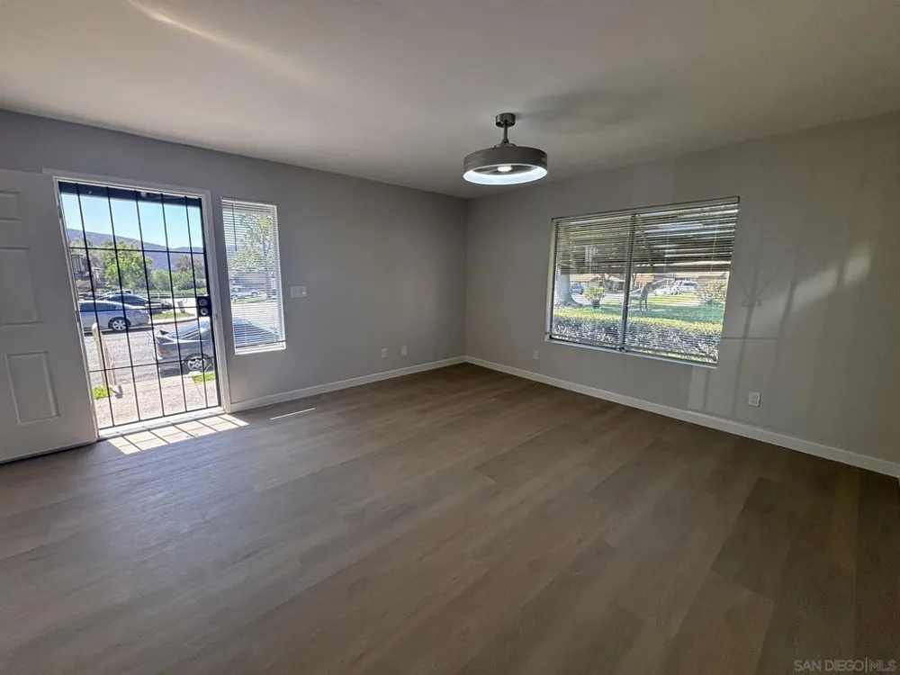 13942 Via Rimini San Diego, CA 92129