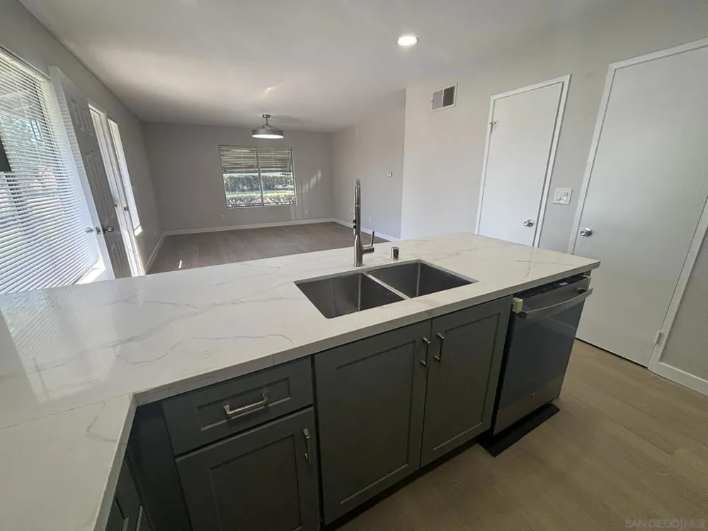 13942 Via Rimini San Diego, CA 92129