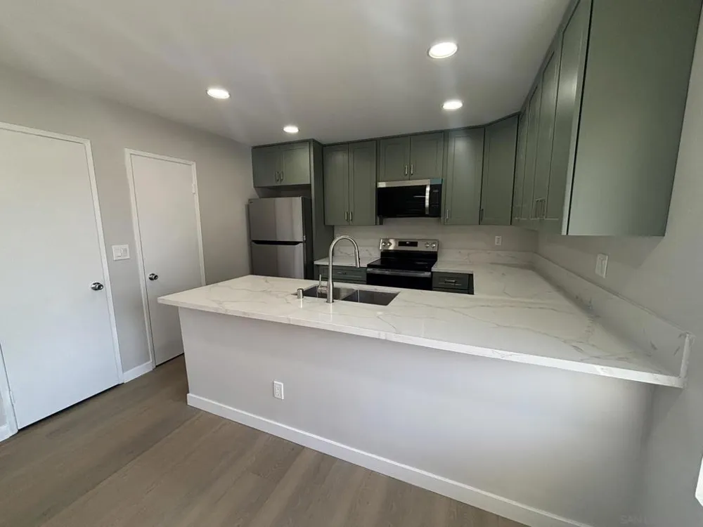 13942 Via Rimini San Diego, CA 92129