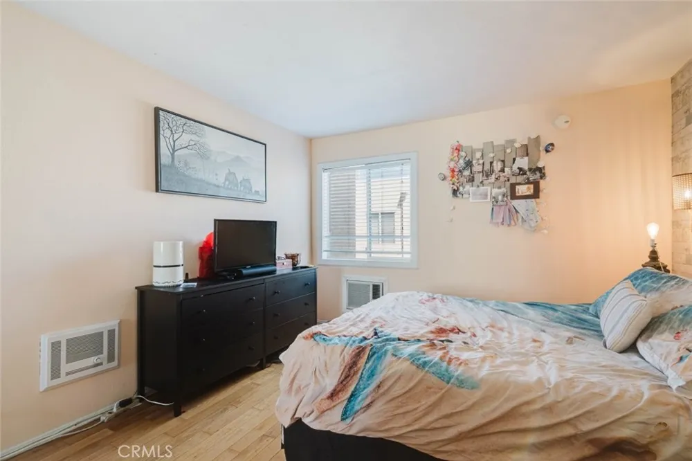 18307 Burbank Boulevard #233 Tarzana, CA 91356