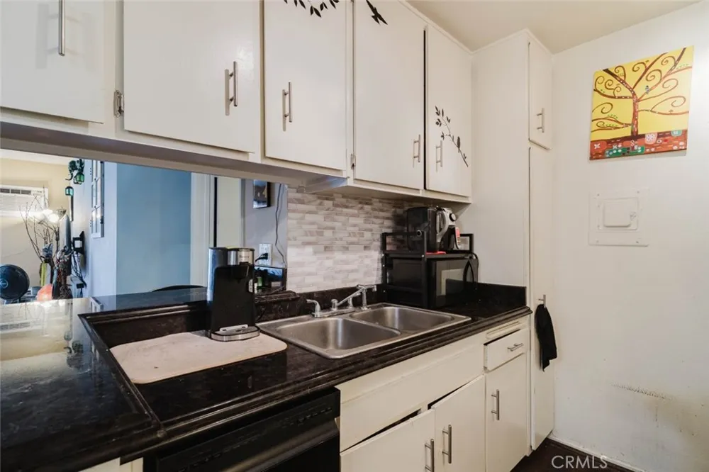 18307 Burbank Boulevard #233 Tarzana, CA 91356