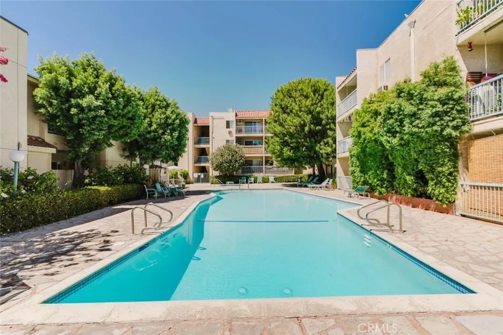 18307 Burbank Boulevard #233 Tarzana, CA 91356