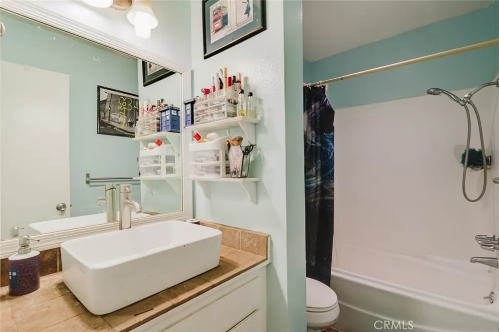 18307 Burbank Boulevard #233 Tarzana, CA 91356