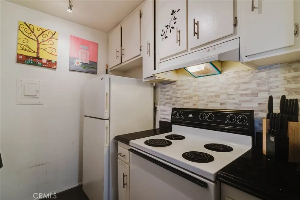 18307 Burbank Boulevard #233 Tarzana, CA 91356