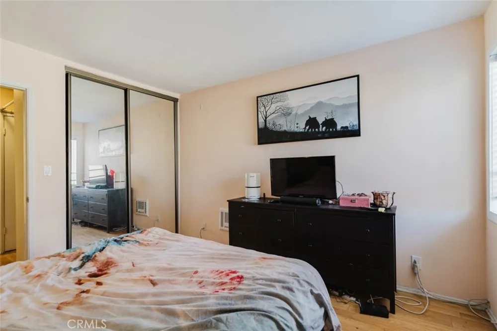 18307 Burbank Boulevard #233 Tarzana, CA 91356