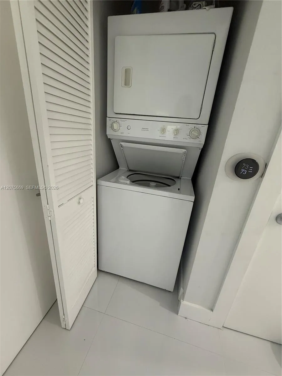 951 Brickell Ave #4105 Miami, FL 33131