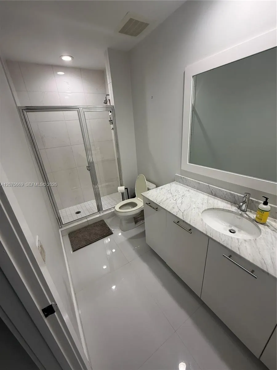 951 Brickell Ave #4105 Miami, FL 33131