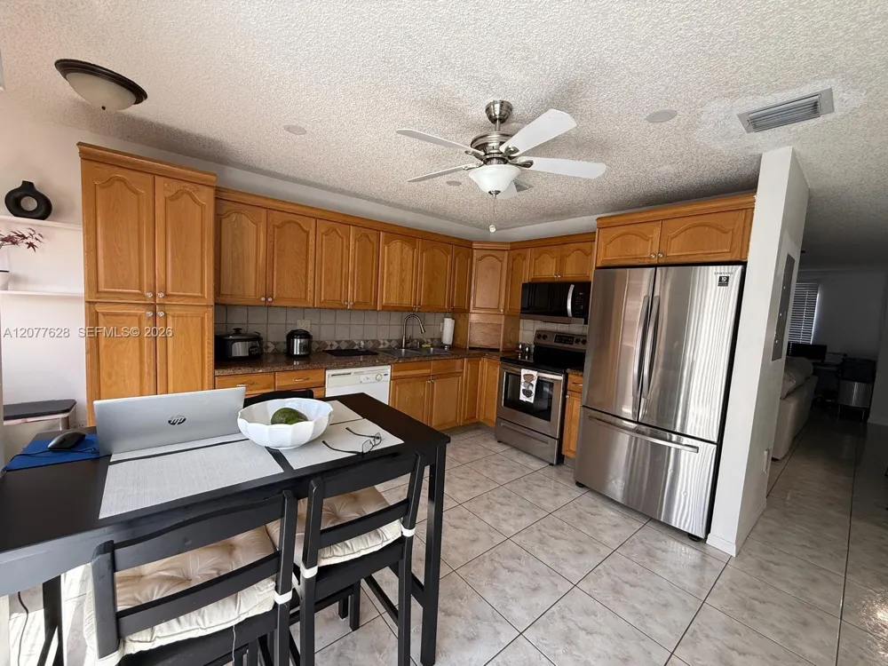 7055 NW 173rd Dr #1503 Hialeah, FL 33015