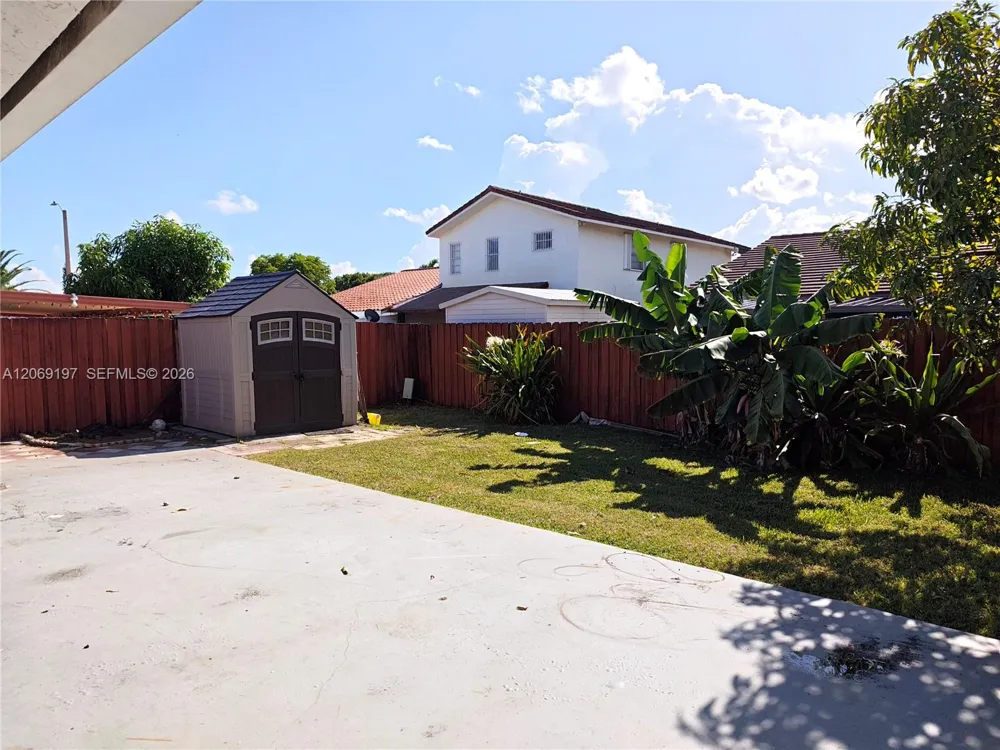 1220 SW 104th Ave Miami, FL 33174