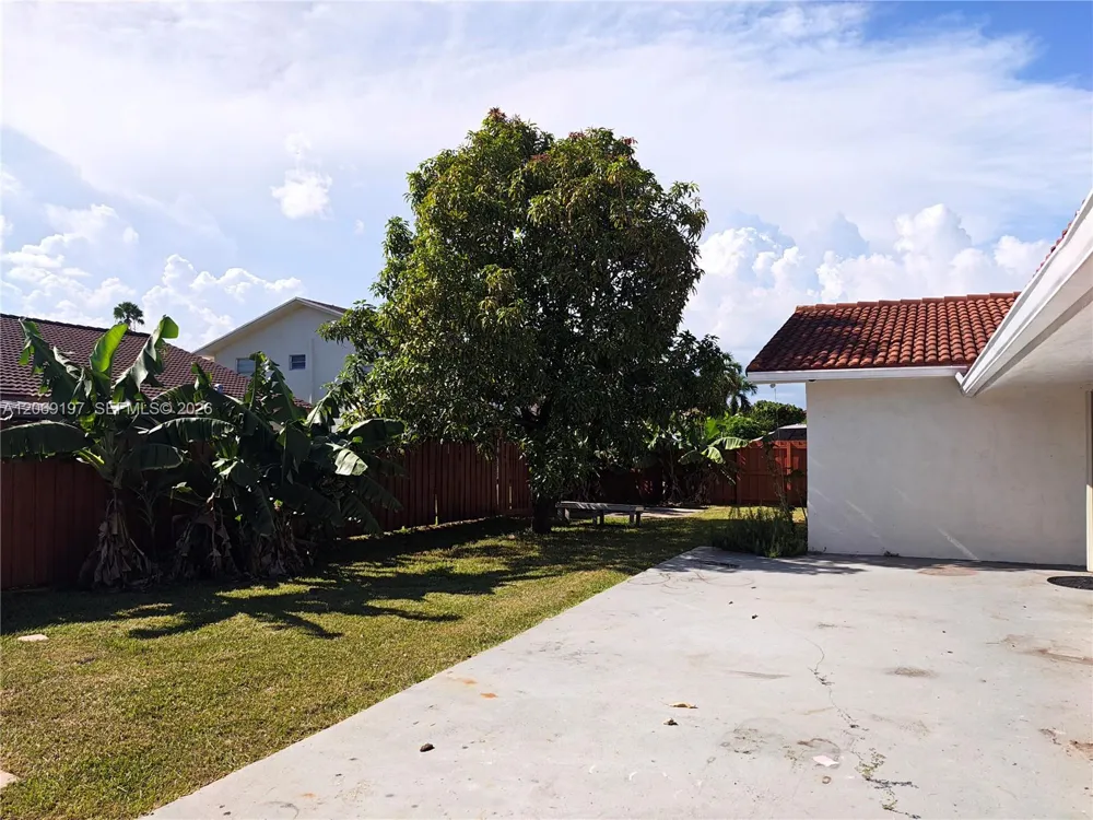 1220 SW 104th Ave Miami, FL 33174