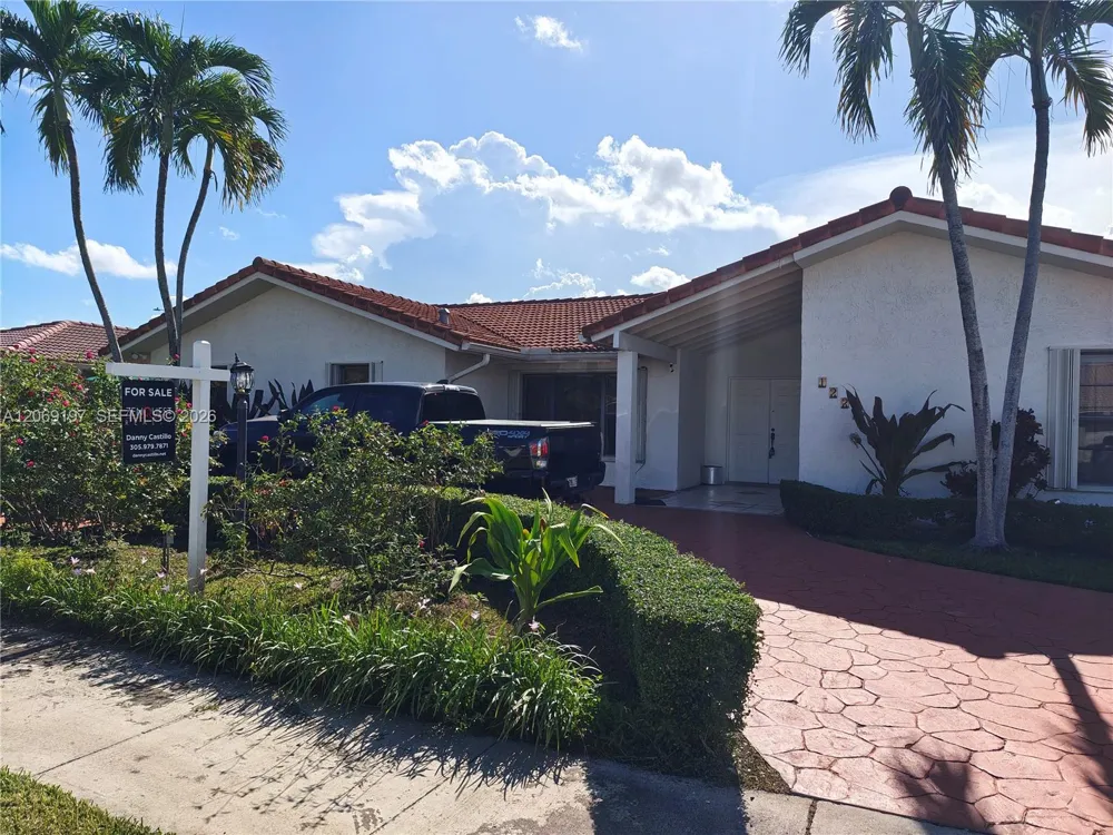 1220 SW 104th Ave Miami, FL 33174