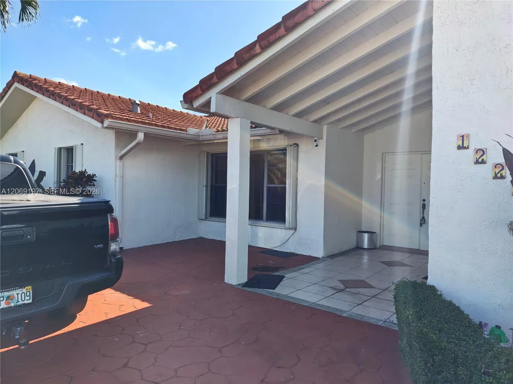 1220 SW 104th Ave Miami, FL 33174