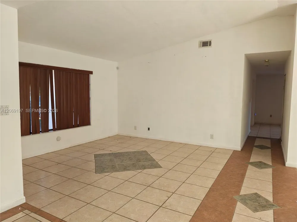 1220 SW 104th Ave Miami, FL 33174