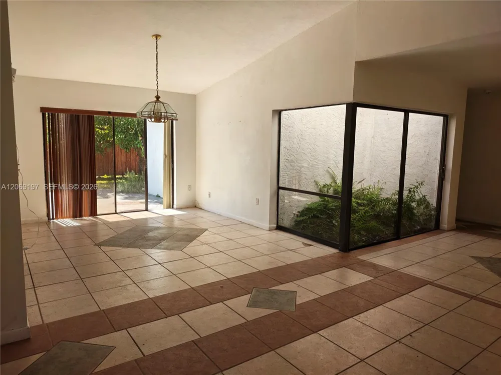 1220 SW 104th Ave Miami, FL 33174