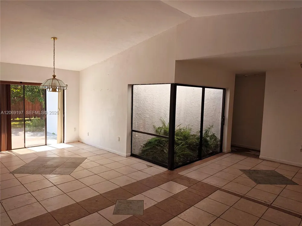 1220 SW 104th Ave Miami, FL 33174