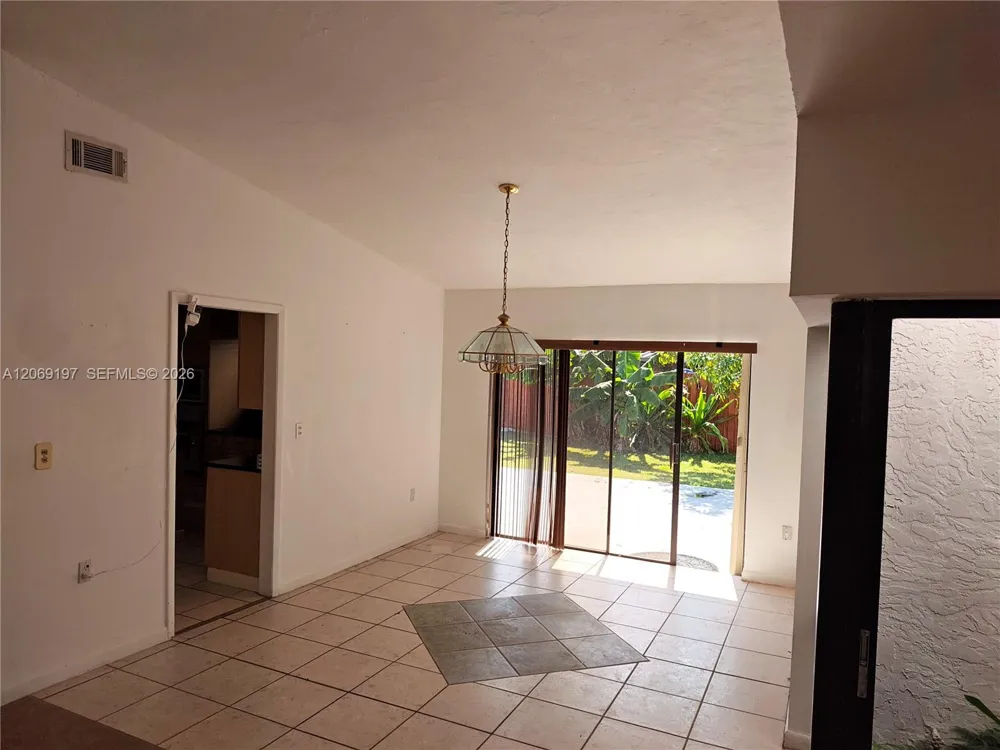 1220 SW 104th Ave Miami, FL 33174