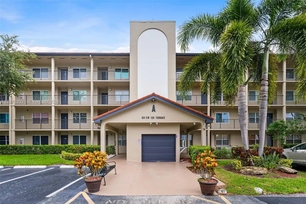 901 SW 128th Ter #212A Pembroke Pines, FL 33027