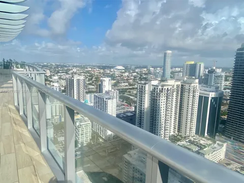 1100 S Miami Ave #811