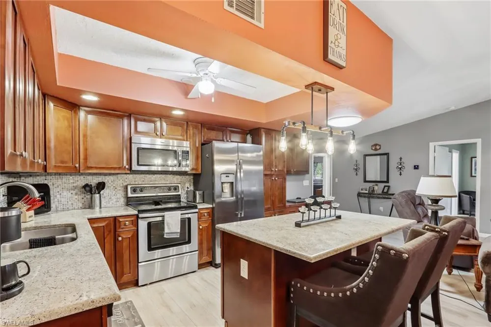 19906 Lake Vista Circle Lehigh Acres, FL 33936