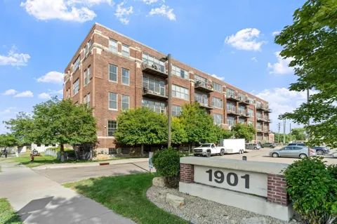 1901 E Hennepin Avenue #105