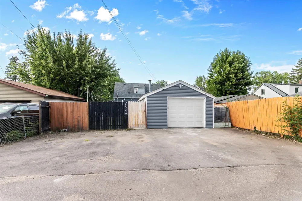 2574 2nd Avenue E North Saint Paul, MN 55109