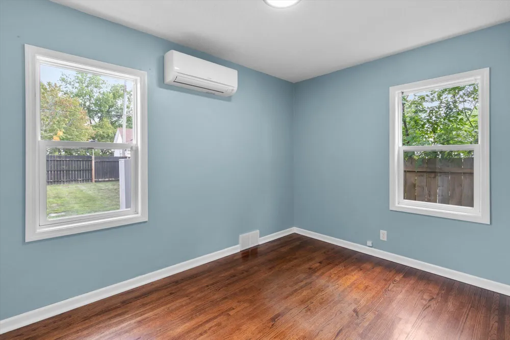 2574 2nd Avenue E North Saint Paul, MN 55109