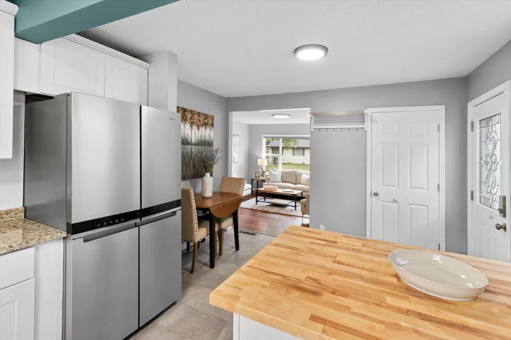 2574 2nd Avenue E North Saint Paul, MN 55109
