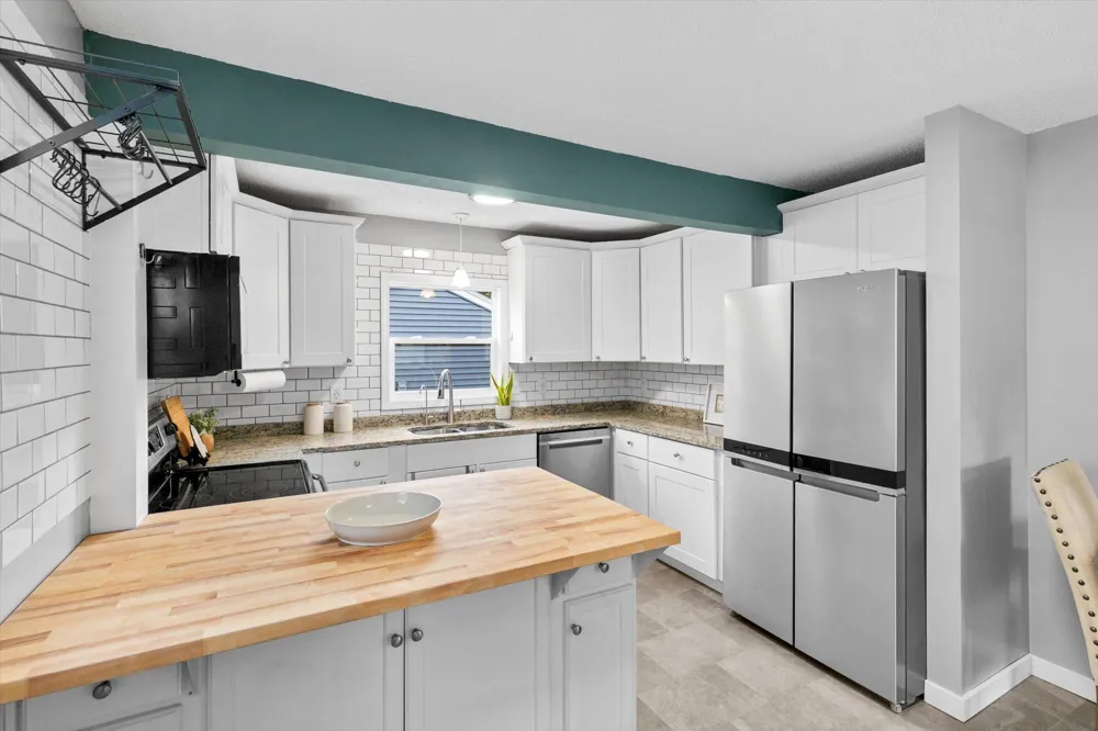 2574 2nd Avenue E North Saint Paul, MN 55109