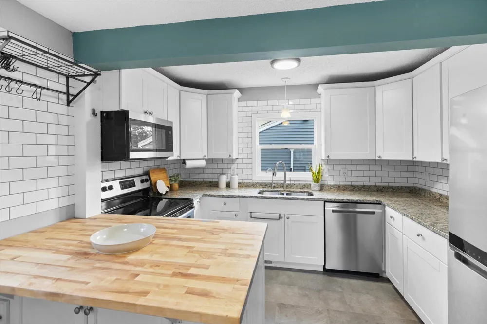 2574 2nd Avenue E North Saint Paul, MN 55109