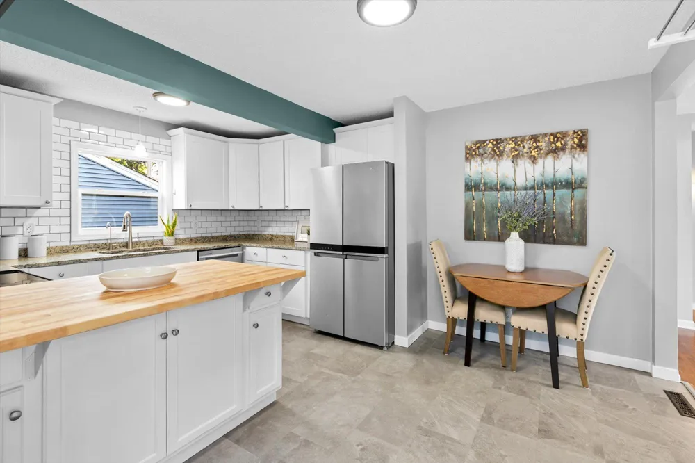 2574 2nd Avenue E North Saint Paul, MN 55109