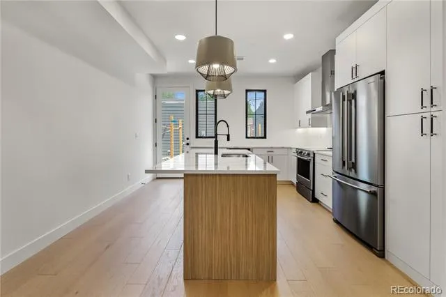 812 Dahlia Street Denver, CO 80220