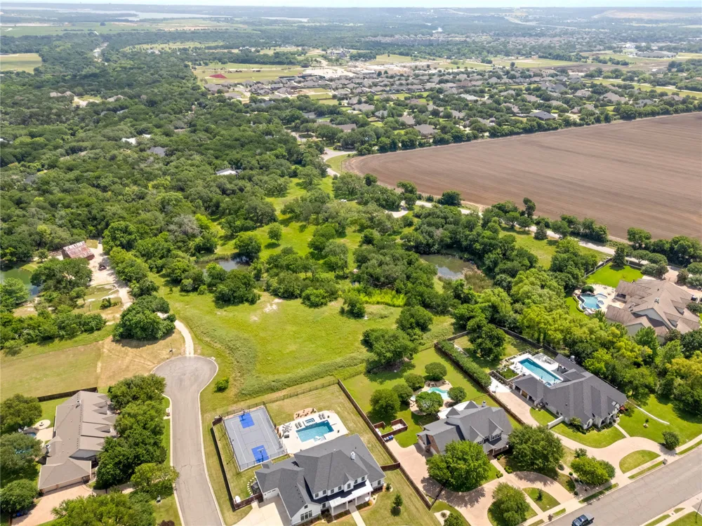 962 Clover Ridge Waco, TX 76657