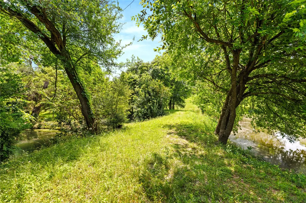 962 Clover Ridge Waco, TX 76657