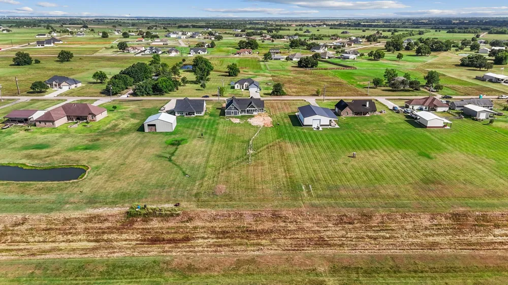 850 Longhorn Trail Angleton, TX 77515
