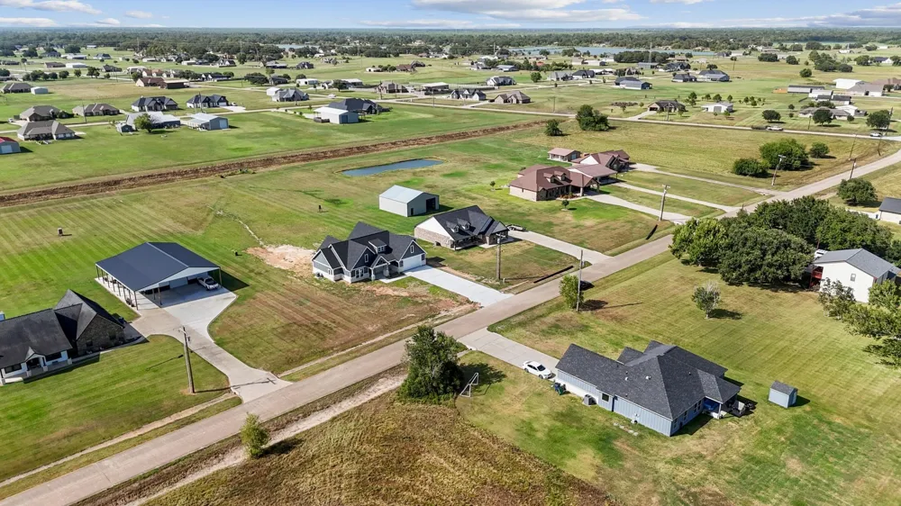 850 Longhorn Trail Angleton, TX 77515