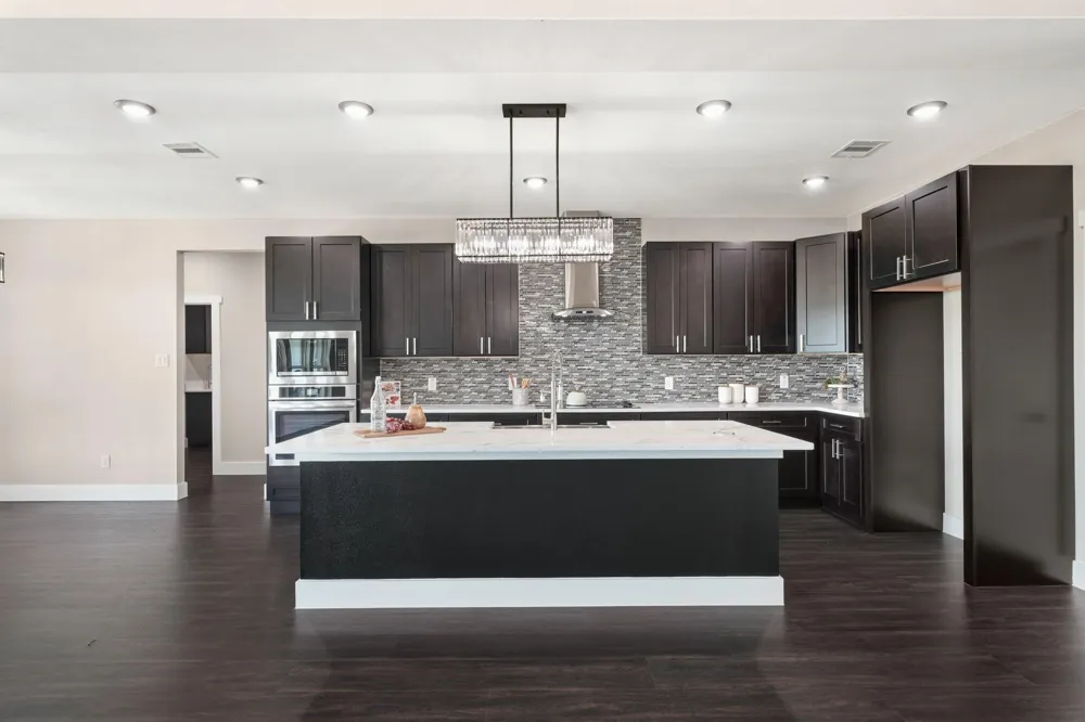 850 Longhorn Trail Angleton, TX 77515