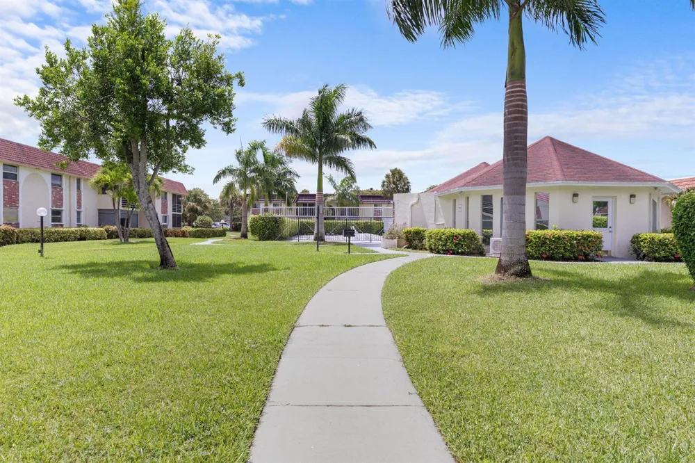 22735 SW 66TH AVENUE #104 Boca Raton, FL 33428