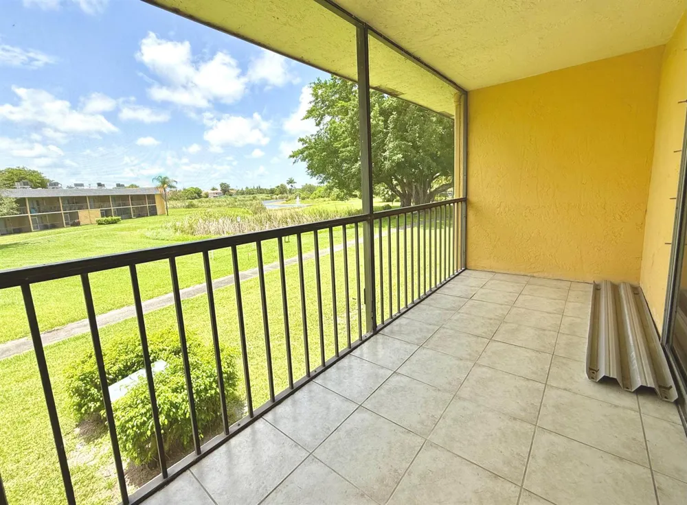 1625 Meadows Circle W Boynton Beach, FL 33436