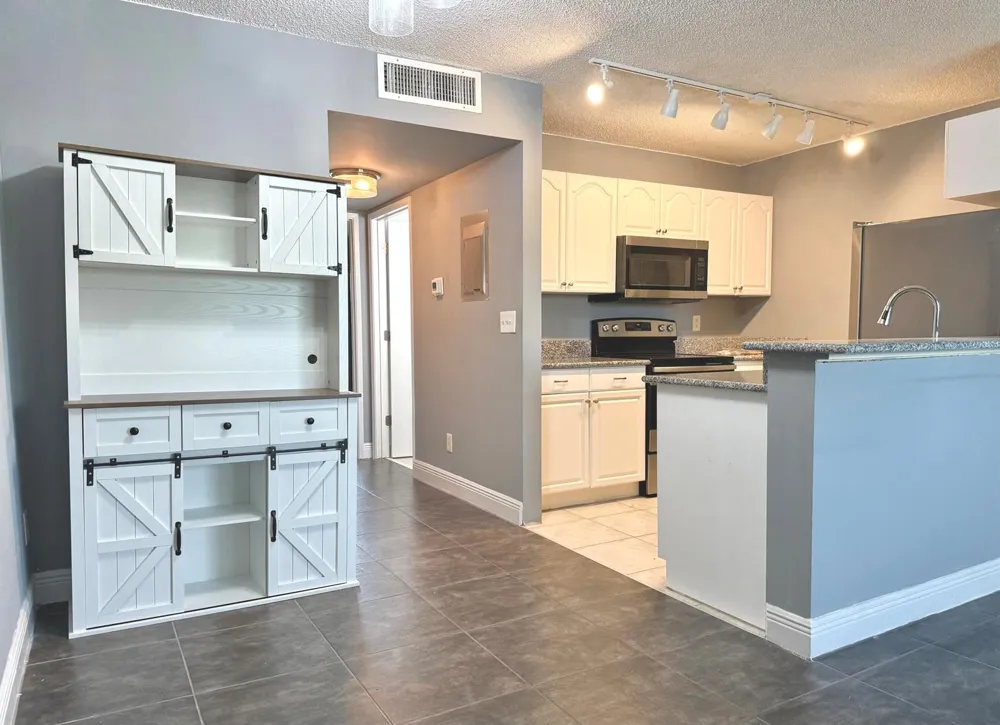 1625 Meadows Circle W Boynton Beach, FL 33436