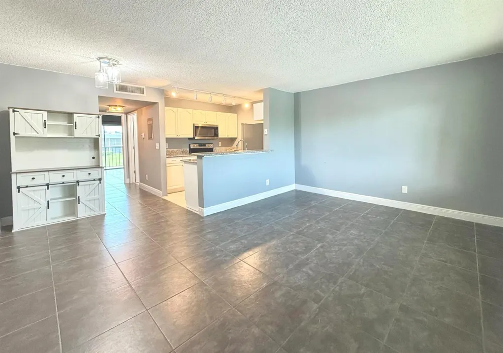 1625 Meadows Circle W Boynton Beach, FL 33436