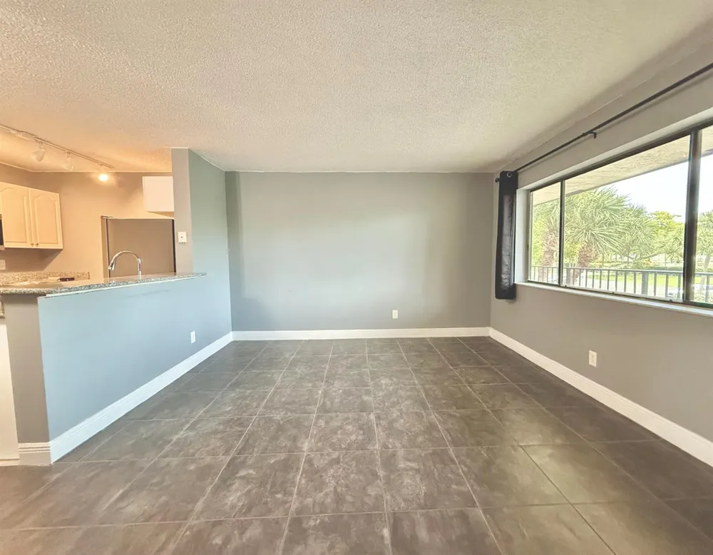 1625 Meadows Circle W Boynton Beach, FL 33436