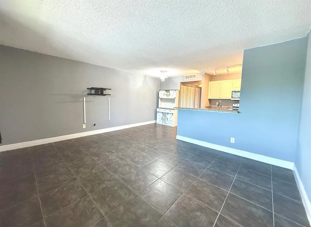 1625 Meadows Circle W Boynton Beach, FL 33436
