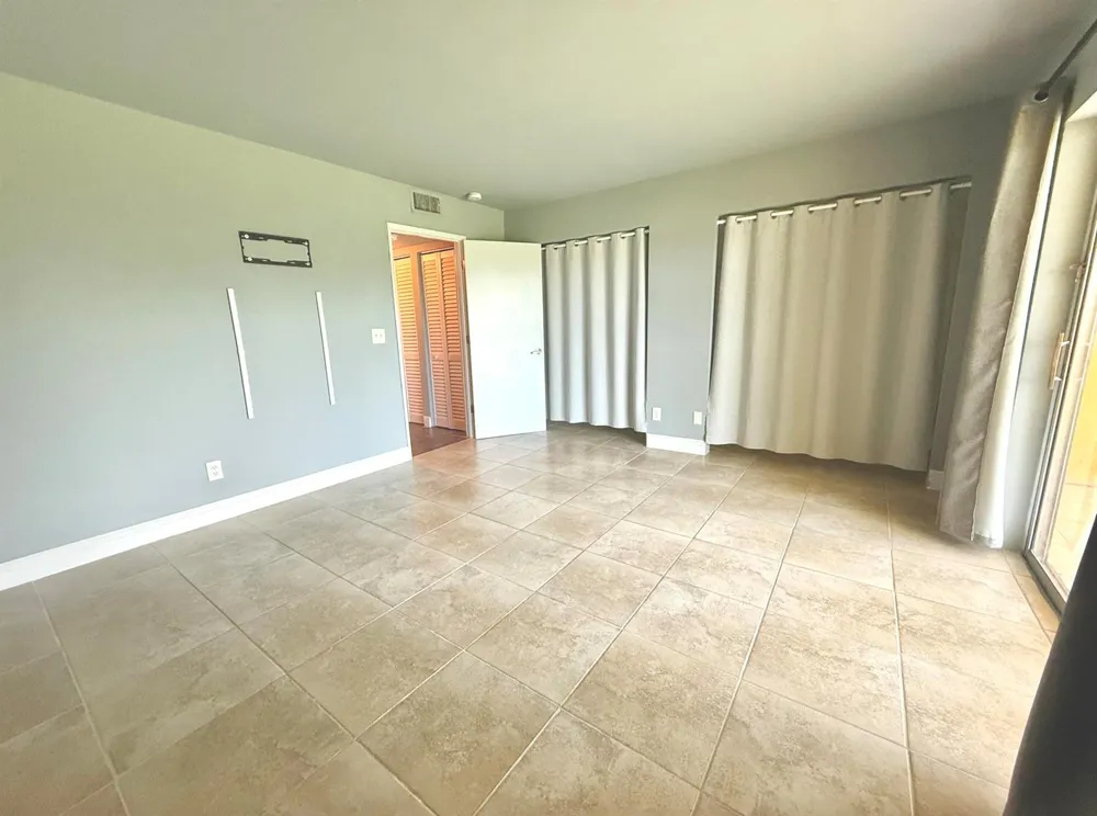 1625 Meadows Circle W Boynton Beach, FL 33436