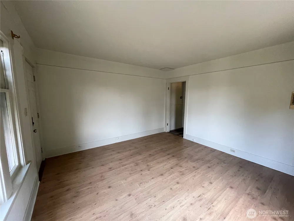 114 Wells Avenue S Renton, WA 98057