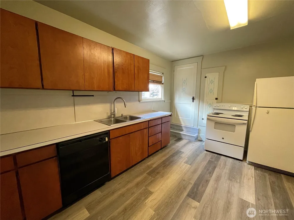 114 Wells Avenue S Renton, WA 98057