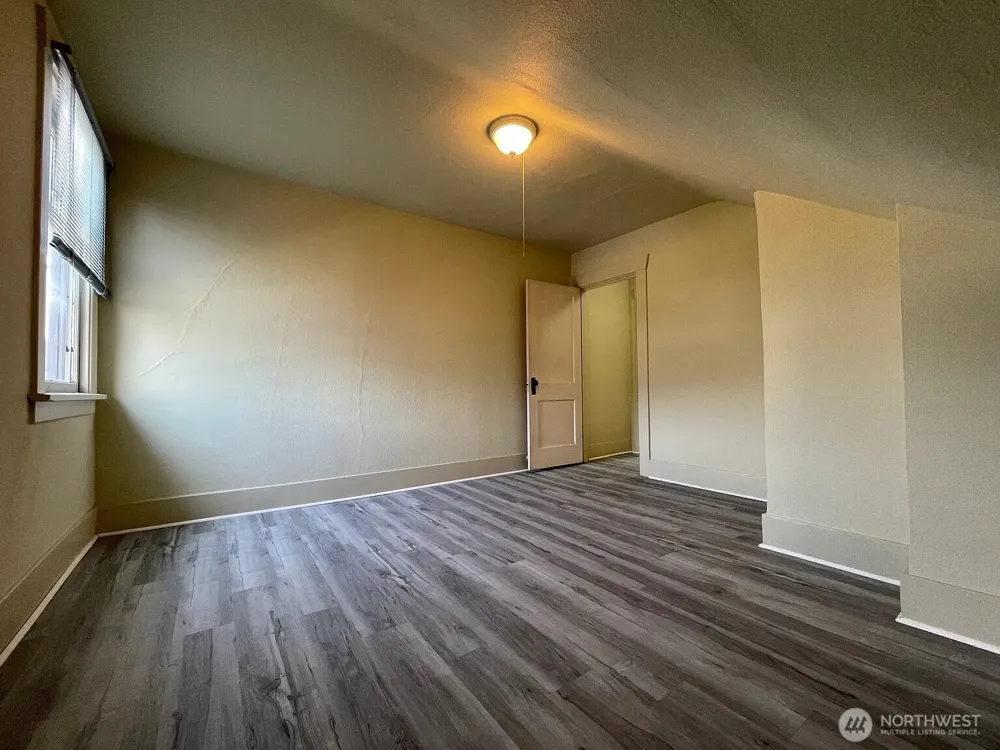114 Wells Avenue S Renton, WA 98057