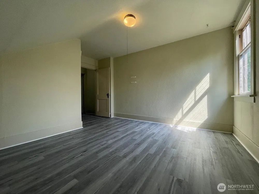 114 Wells Avenue S Renton, WA 98057