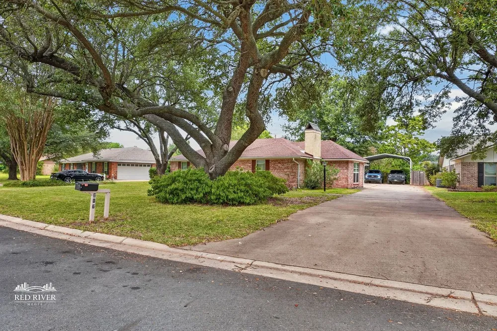 217 Lancashire Drive Bossier City, LA 71111